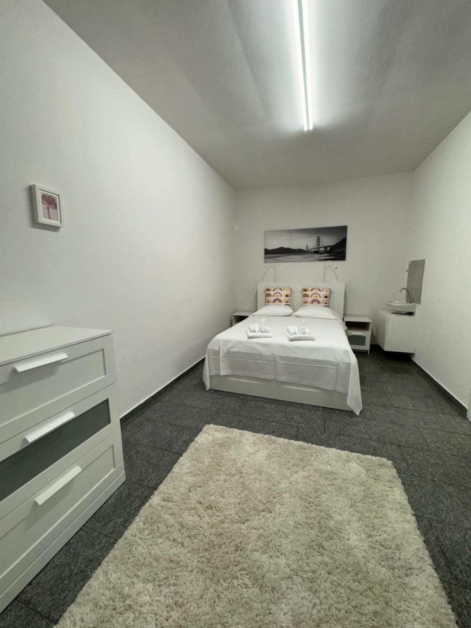 Hotel Leon D'Or Bellinzona Buitenkant foto